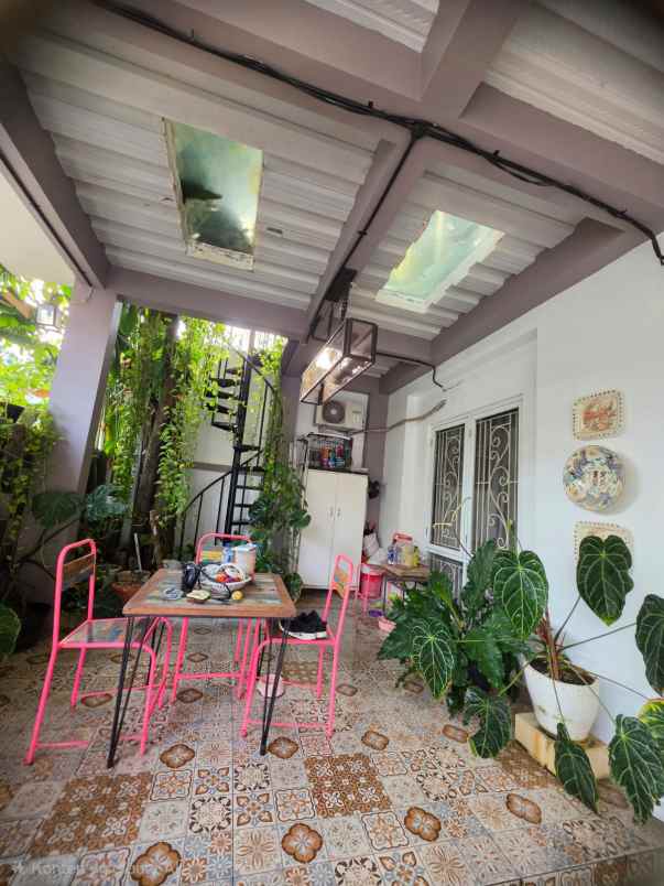 dijual rumah perumahan taman bintaro