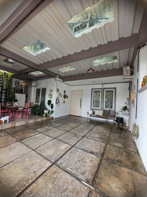 dijual rumah perumahan taman bintaro
