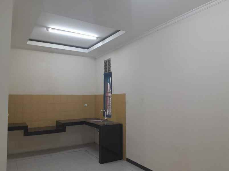 dijual rumah perumnas sarijadi