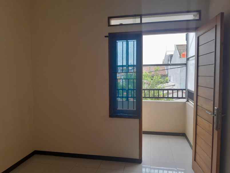 dijual rumah perumnas sarijadi