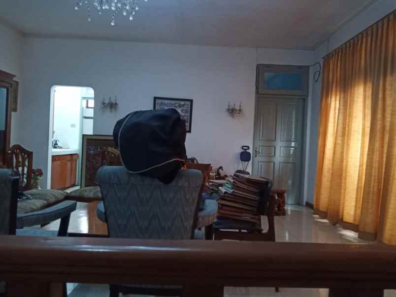 dijual rumah pisangan