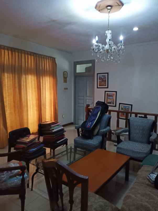 dijual rumah pisangan