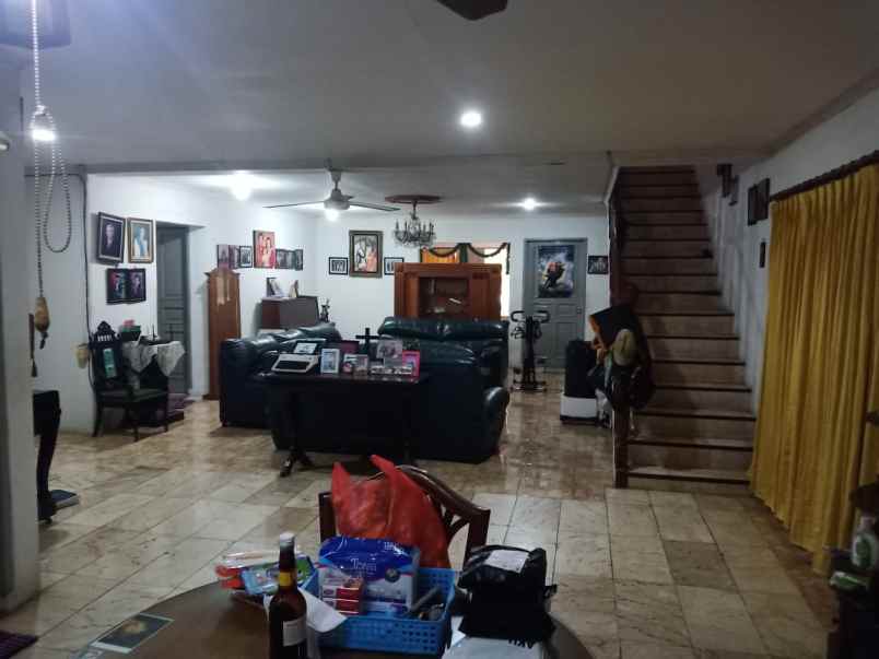 dijual rumah pisangan