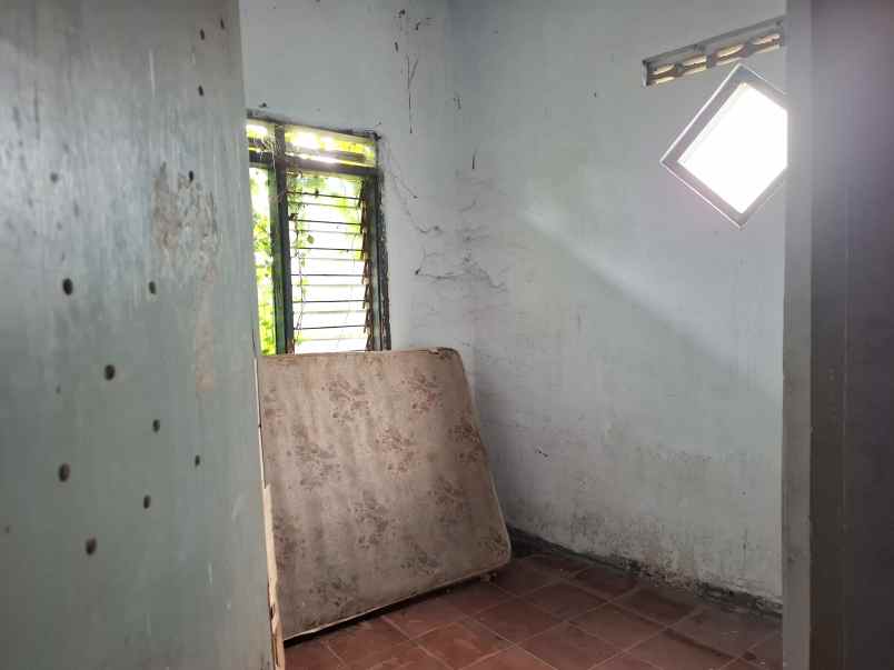 dijual rumah pojok di perumahan muktisari jember