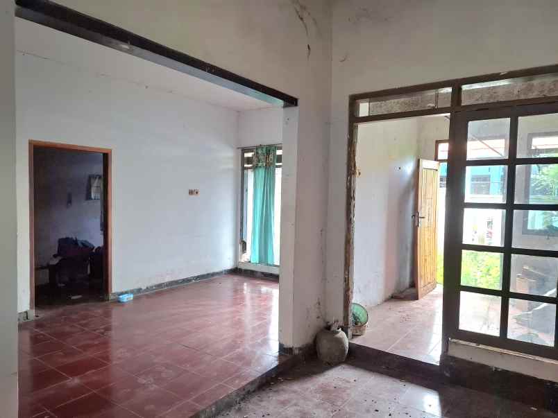 dijual rumah pojok di perumahan muktisari jember