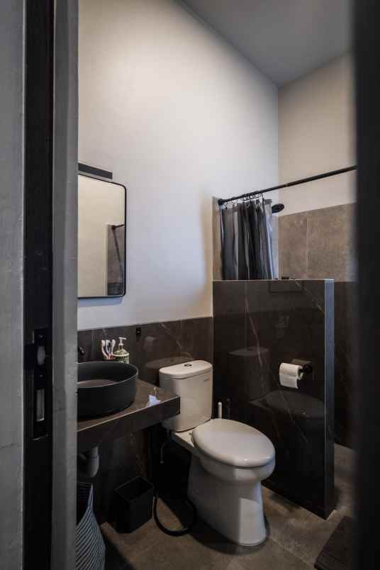 dijual rumah pondok aren