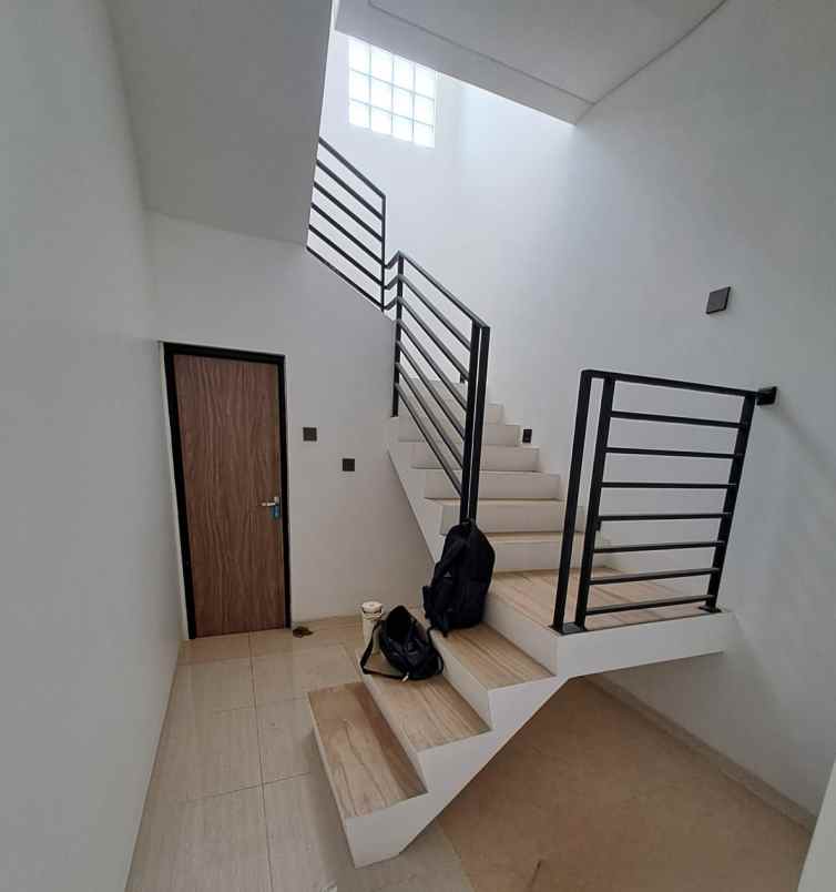 dijual rumah pondok jaya