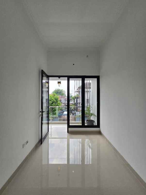 dijual rumah pondok kelapa