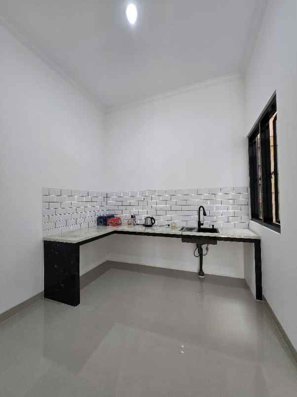 dijual rumah pondok kelapa