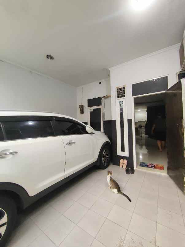 dijual rumah pondok kelapa jakarta timur