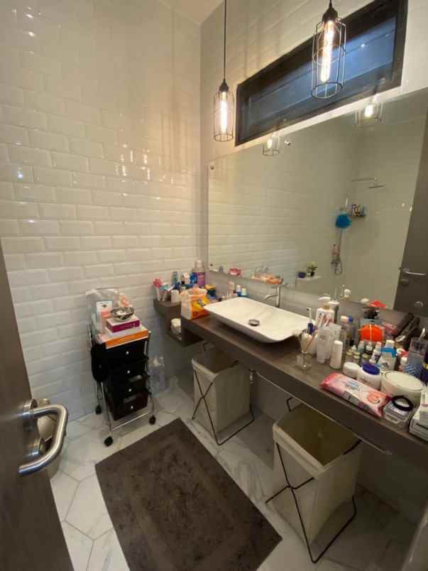 dijual rumah pondok labu cilandak