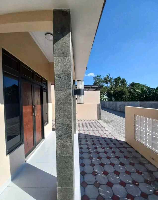 dijual rumah potorono