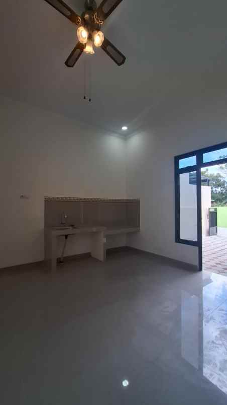 dijual rumah potorono