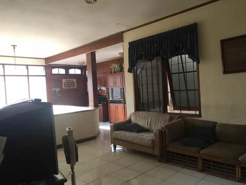 dijual rumah prapen indah