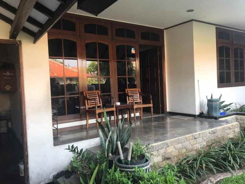 dijual rumah prapen indah