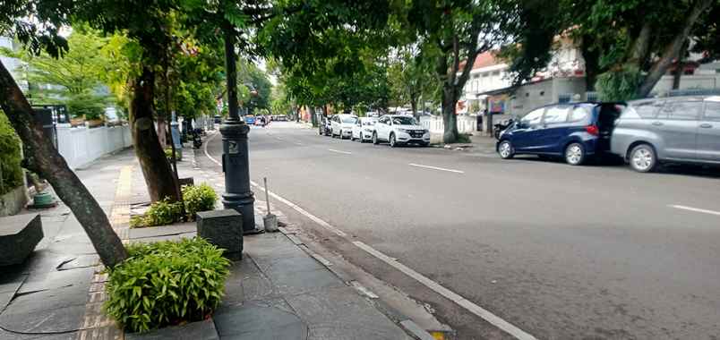 dijual rumah riau martadinata