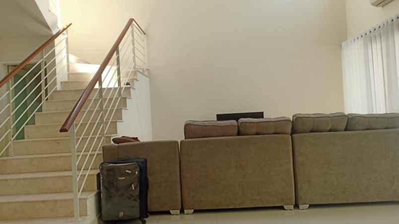 dijual rumah royal residence surabaya