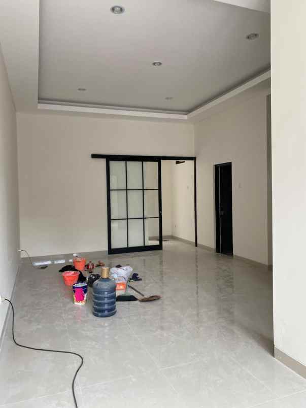 dijual rumah rungkut