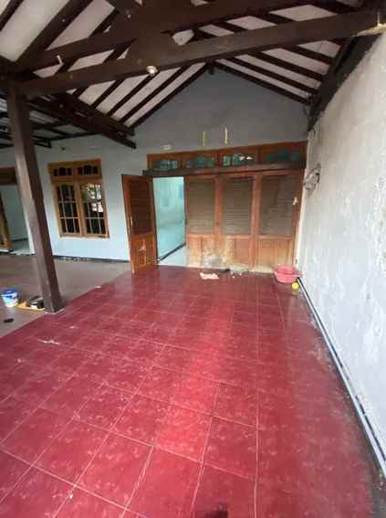 dijual rumah rungkut asri