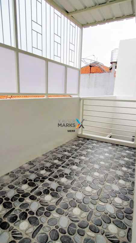 dijual rumah rungkut mejoyo selatan