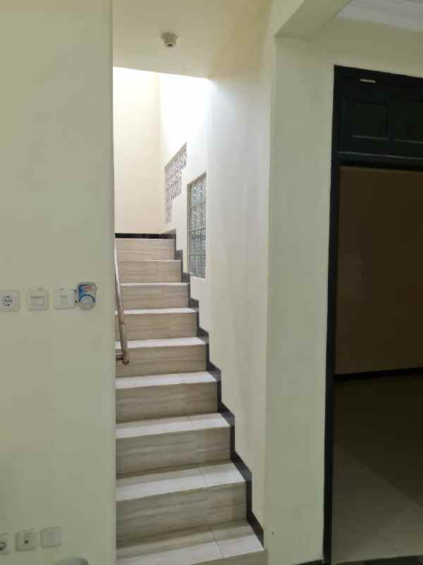 dijual rumah rungkut menanggal harapan