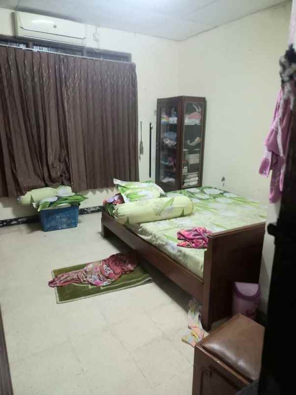 dijual rumah rwasari barat cempaka putih