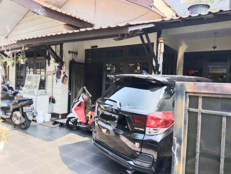 dijual rumah rwasari barat cempaka putih