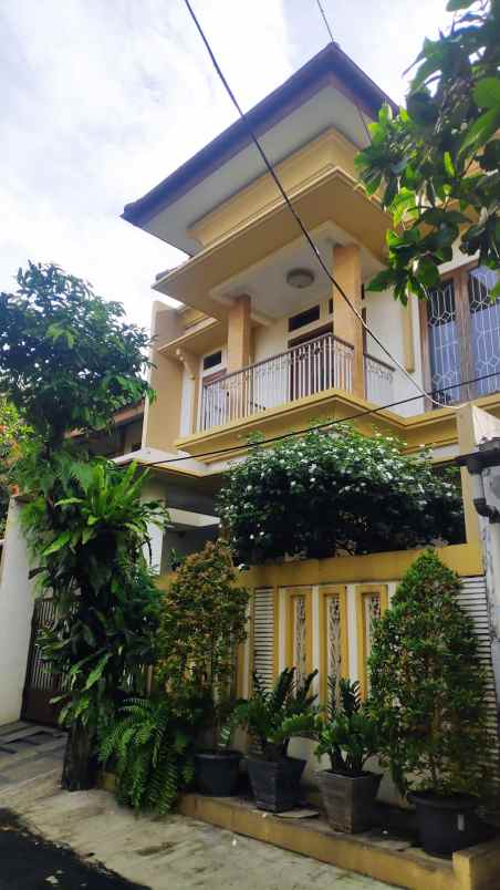 dijual rumah salihara