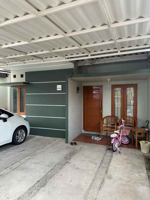 dijual rumah sariwangi