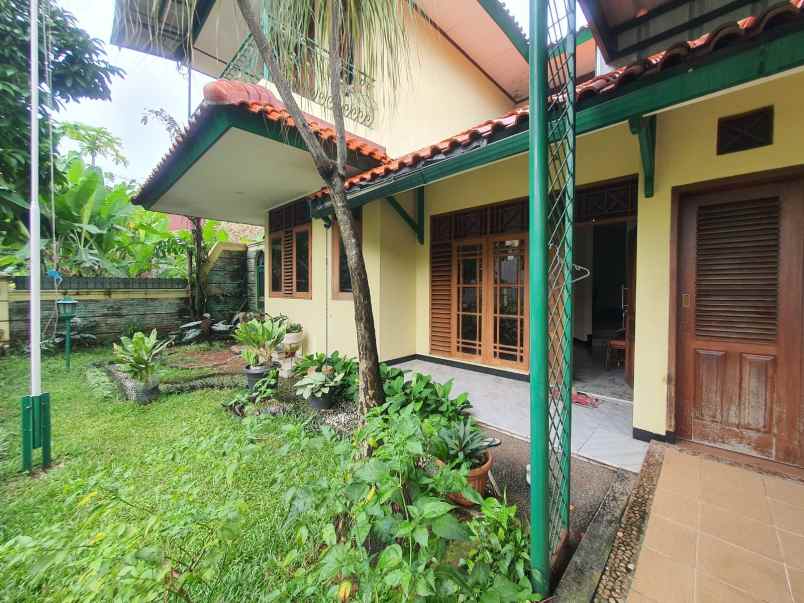 dijual rumah second besar dan luas di cibubur