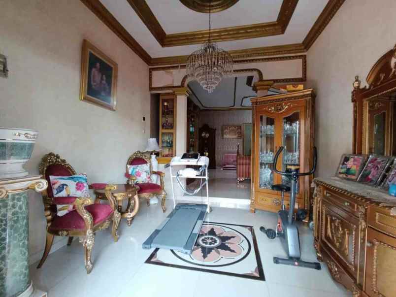 dijual rumah second siap huni full furnished