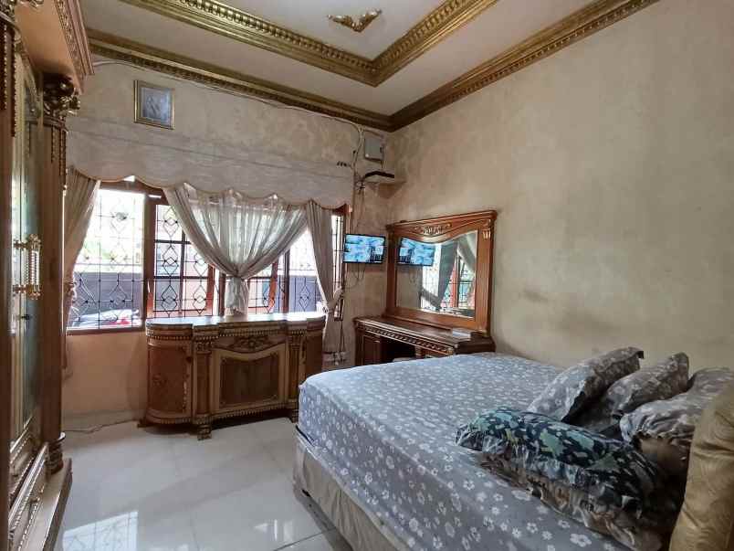 dijual rumah second siap huni full furnished