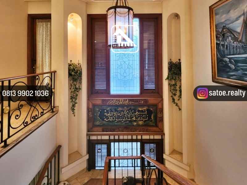 dijual rumah sekolah kenca pondok indah