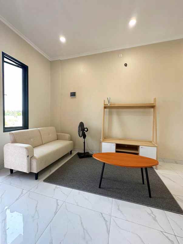 dijual rumah siap huni dekat st lrt cikunir