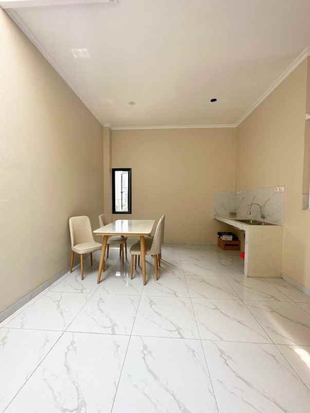 dijual rumah siap huni dekat st lrt cikunir