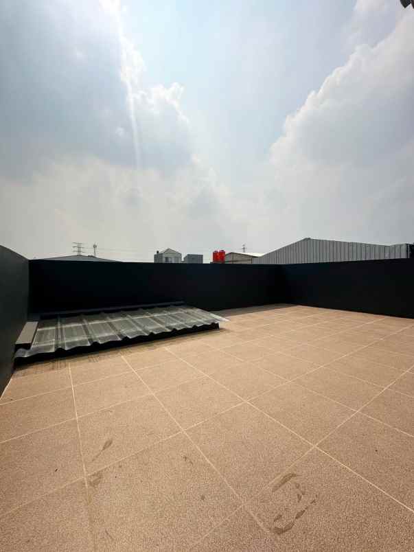 dijual rumah siap huni dekat st lrt cikunir