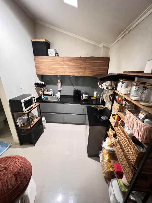 dijual rumah siap huni di jantung bsd