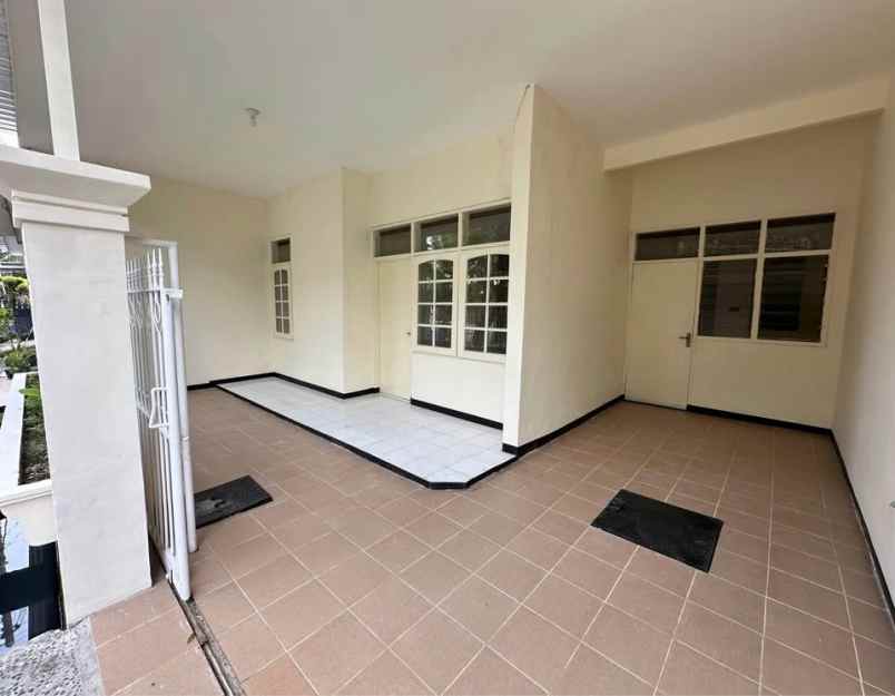 dijual rumah siap huni rungkut mapan merr upn rev a422