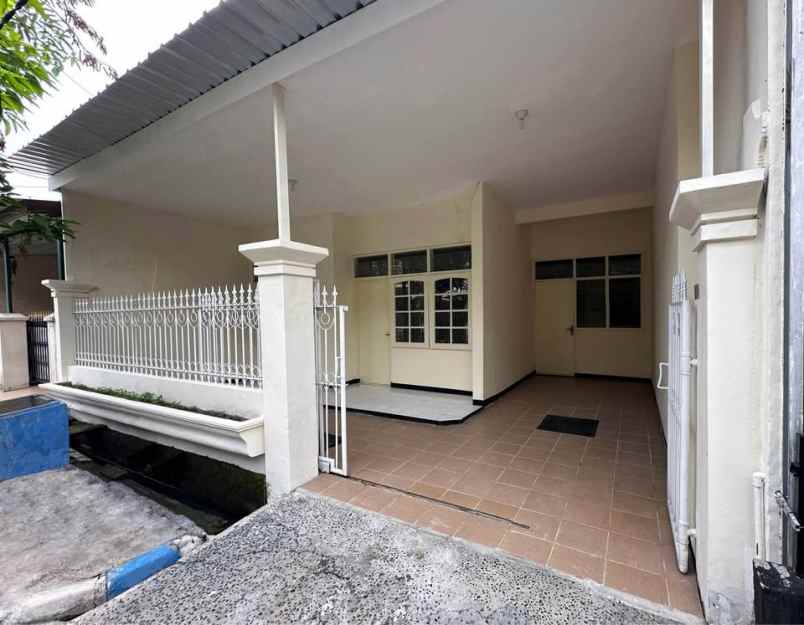 dijual rumah siap huni rungkut mapan merr upn rev a422