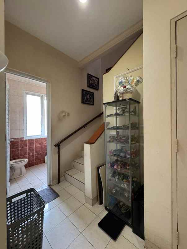 dijual rumah siap huni semi furnish di kota wisata