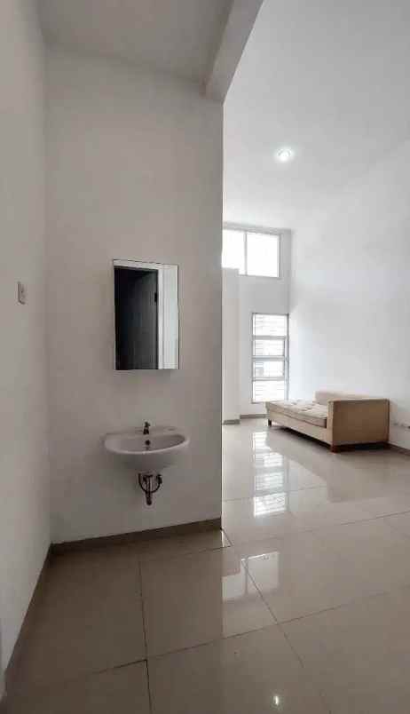 dijual rumah siap huni terawat di babakan setu