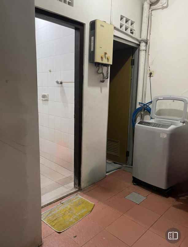 dijual rumah simokerto row 2 mobil 1 lantai surabaya