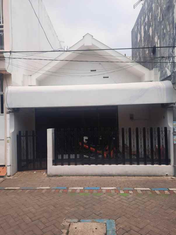 dijual rumah simokerto row 2 mobil 1 lantai surabaya