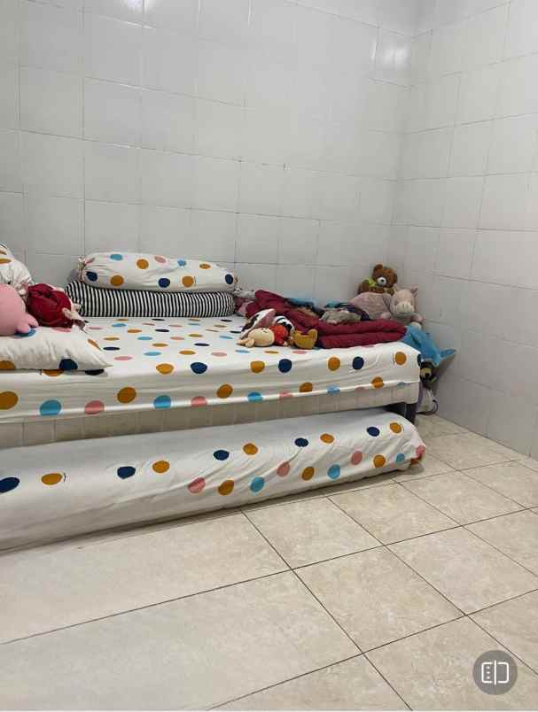 dijual rumah simokerto row 2 mobil 1 lantai surabaya