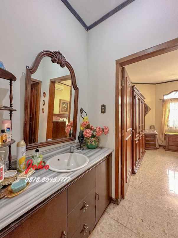 dijual rumah simprug garden