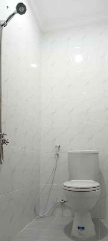 dijual rumah srengseng sawah jagakarsa