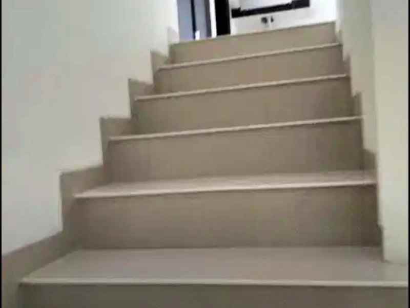 dijual rumah sutorejo prima