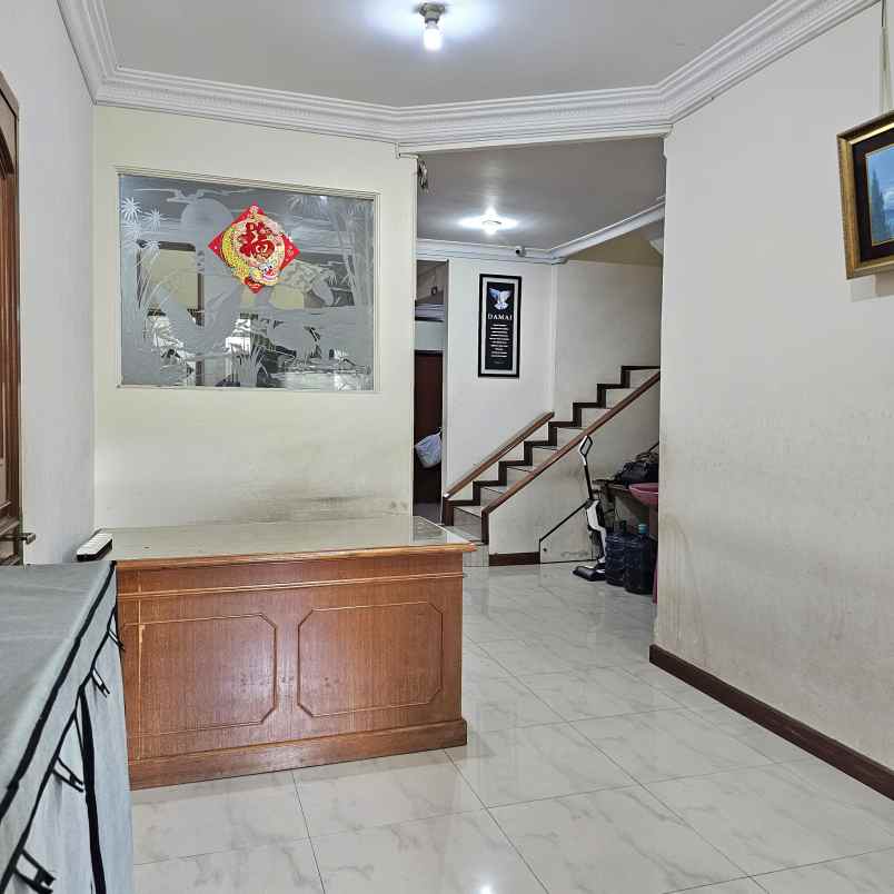 dijual rumah taman holis indah