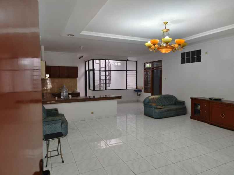 dijual rumah taman holis indah bandung
