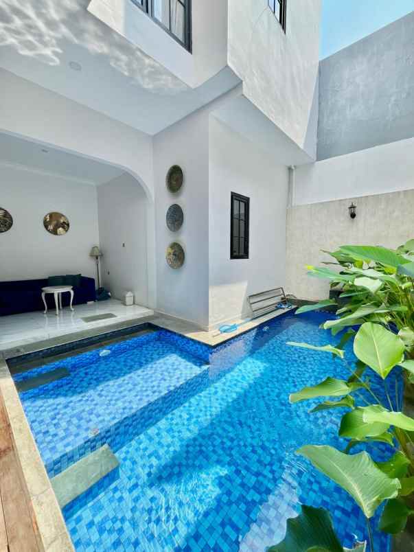 dijual rumah taman puspa raya citraland